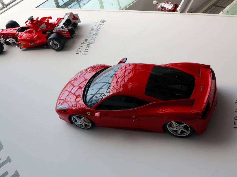 无人,博物馆,横图,俯视,室内,白天,旅游,度假,标志建筑,地标,建筑,汽车,赛车,上海,中国,亚洲,两辆,研究,跑车,教育,娱乐,建设,车,红色,交通工具,享受,休闲,上海世博馆,世博馆,上海世博会,世博,世博会,旅游胜地,放松,展览,申,欣赏,载具,一级方程式,陈列,东亚,世博园,意大利馆,法拉利,一级方程式赛车,上海市,中华人民共和国,沪,华东地区,典藏,彩图,高角度拍摄,世界一级方程式锦标赛,f1赛车,意大利国家馆,shslj1