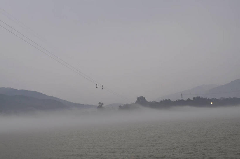 无人,横图,室外,白天,正面,旅游,度假,岛屿,美景,植物,雾,春川,南怡岛,韩国,亚洲,朦胧,模糊,岛,景观,娱乐,缆车,树,树木,绿色,天空,自然,交通工具,天,享受,休闲,景色,放松,生长,成长,迷雾,自然风光,东亚,索道,大韩民国,江原道,春川市,缆索铁路,列岛,群岛,诸岛,大雾,彩图,道,shslj1