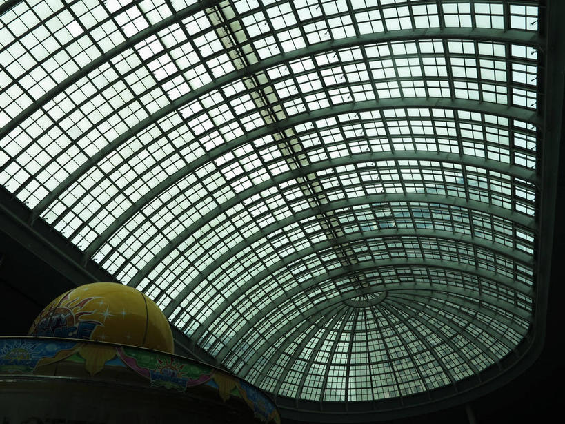 无人,公园,游乐园,横图,室内,白天,仰视,度假,美景,窗户,城市风光,城市,游乐场,首尔,汉城,韩国,亚洲,天窗,景观,首都,娱乐,玻璃窗,享受,休闲,景色,放松,东亚,乐园,大韩民国,首尔市,首尔特别市,特别市,乐天冒险世界,主题公园,彩图,低角度拍摄,人造公园,主题乐园,shslj1