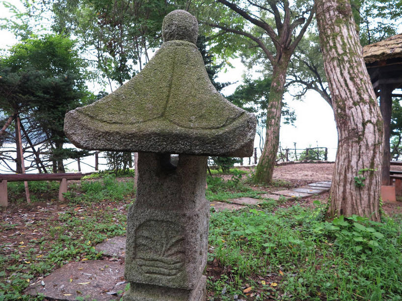 无人,横图,室外,白天,正面,旅游,度假,草地,草坪,美景,树林,植物,道路,路,照明,春川,南怡岛,韩国,亚洲,亭子,景观,小路,灯光,青苔,苔藓,枝条,交通,娱乐,灯,草,树,树木,树枝,绿色,天空,自然,灯具,凉亭,天,享受,休闲,景色,放松,生长,成长,照亮,照明设备,自然风光,东亚,大韩民国,江原道,春川市,虬枝,枝杈,彩图,石灯,道,shslj1