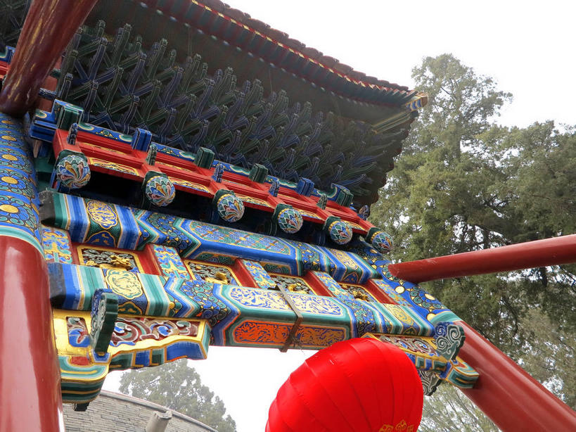 无人,公园,横图,室外,白天,仰视,旅游,度假,名胜古迹,植物,标志建筑,地标,建筑,照明,北海公园,北京,中国,亚洲,吊挂,悬挂,遗迹,灯笼,纸灯笼,柱子,乌云,云,阴天,云朵,牌坊,牌楼,首都,挂,云彩,古迹,文化,文物,娱乐,建设,古建筑,树,树木,一个,红色,绿色,天空,自然,灯具,天,享受,休闲,旅游胜地,放松,生长,单个,成长,纪念,照亮,祭祀,昏暗,阴沉,照明设备,表彰,荣誉,古文明,东亚,中华人民共和国,北京市,京,北平,华北地区,荣耀,北京北海公园,彩图,低角度拍摄,传统文化,shslj1