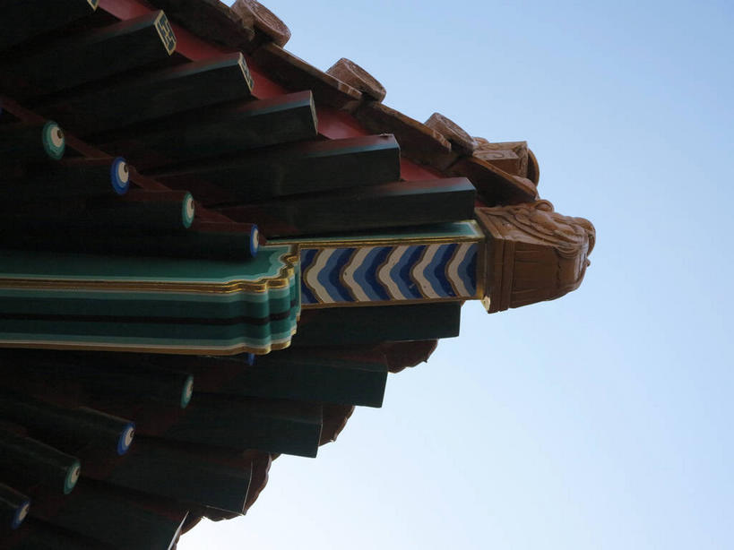 无人,颐和园,宫殿,横图,室外,白天,仰视,旅游,度假,名胜古迹,标志建筑,地标,建筑,北京,中国,亚洲,阴影,遗迹,光线,瓦片,影子,屋檐,首都,古迹,文物,娱乐,建设,古建筑,檐,蓝色,蓝天,天空,阳光,天,享受,休闲,旅游胜地,放松,晴朗,宫廷,权利,古文明,东亚,海淀区,万里无云,中华人民共和国,北京市,京,北平,华北地区,皇家园林,王宫,清漪园,晴空,晴空万里,彩图,低角度拍摄,皇宫,shslj1,四大部洲,颐和园四大部洲