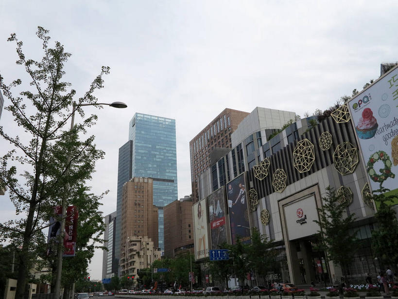 无人,高楼大厦,横图,室外,白天,仰视,度假,美景,植物,窗户,落地窗,城市风光,城市,大厦,建筑,摩天大楼,上海,中国,亚洲,一排,许多,吊挂,悬挂,阴影,整齐,并列,并排,光线,信息,影子,景观,云,云朵,很多,挂,云彩,娱乐,海报,玻璃窗,广告,树,树木,排列,蓝色,绿色,白云,倒影,蓝天,天空,阳光,自然,天,享受,休闲,景色,放松,生长,晴朗,成长,申,倒映,队列,宣传,平行,玻璃幕墙,东亚,静安区,上海市,中华人民共和国,沪,华东地区,反照,晴空,彩图,低角度拍摄,大楼,高层建筑,高楼,摩天楼,招贴,shslj1,常德路