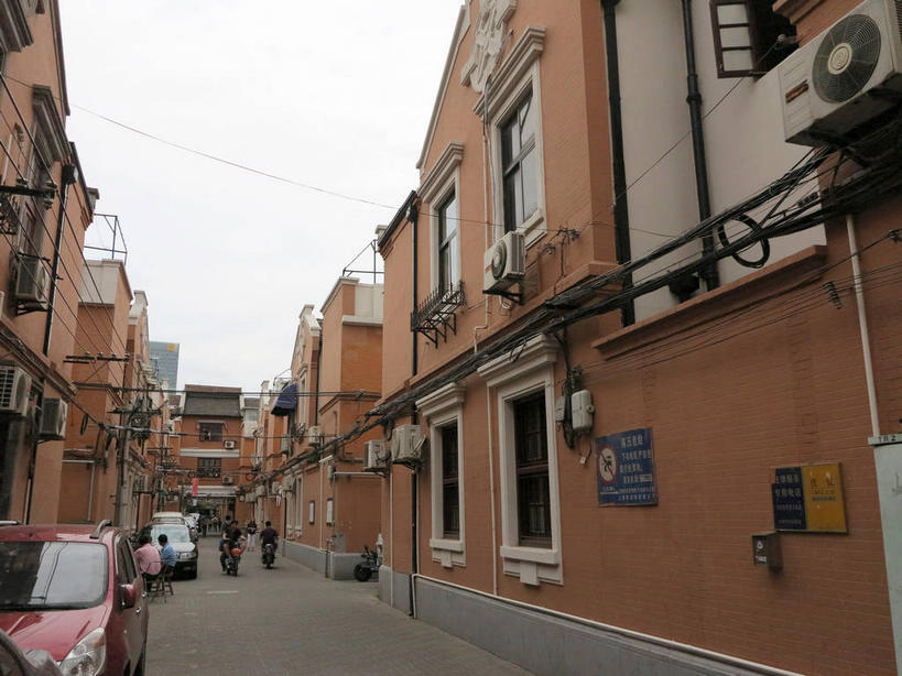 无人,家,横图,室外,白天,仰视,旅游,度假,标志建筑,地标,建筑,上海,中国,亚洲,房屋,墙,屋子,公寓,棕色,娱乐,建设,洋房,楼房,墙壁,墙面,住宅,天空,天,享受,休闲,旅游胜地,放松,申,故居,卢湾区,东亚,静安区,延安中路,上海市,四明村,中华人民共和国,沪,华东地区,彩图,低角度拍摄,房子,南昌路,四明邨,shslj1,徐志摩旧居