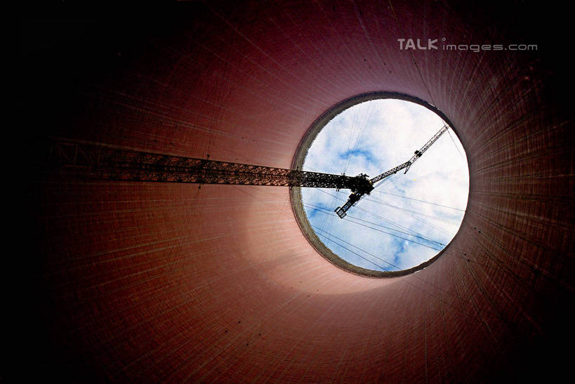 无人,横图,室外,白天,仰视,技术,建筑,阴影,光线,影子,云,云朵,云彩,设备,施工,蓝色,白云,蓝天,天空,阳光,天,机械,起重机,发电厂,发电站,晴朗,工程,核电站,核能,冷却塔,冷却,核电厂,晴空,彩图,低角度拍摄,凉水塔,shtjw1