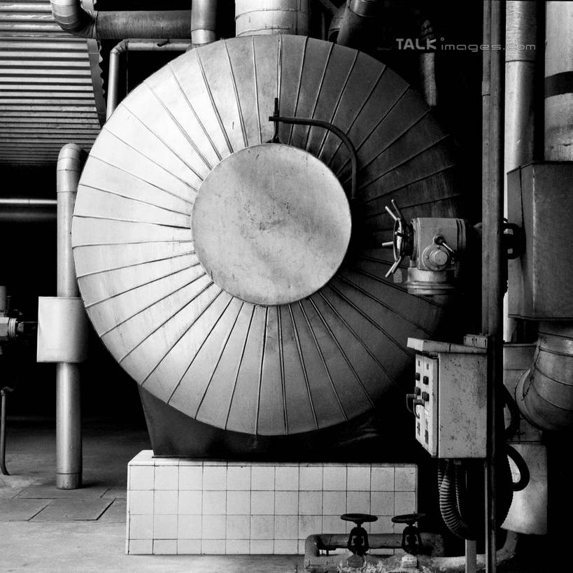 无人,工厂,方图,黑白,室外,白天,正面,金属制品,阴影,反射,金属,管子,影子,塑料,管道,塑料制品,塑料管,PVC管,工地,制造厂,合成材料,shtjw1