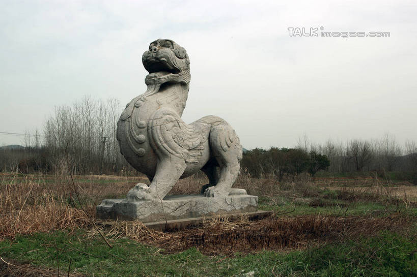 无人,站,横图,室外,白天,正面,旅游,度假,幸福,草地,草坪,名胜古迹,植物,标志建筑,地标,建筑,雕塑,阴影,遗迹,艺术,装饰,光线,雕刻,雕像,影子,云,云朵,云彩,注视,古迹,文物,娱乐,建设,古建筑,草,树,树木,一只,蓝色,绿色,白云,蓝天,天空,阳光,自然,工艺品,天,观察,看,站着,张嘴,享受,休闲,旅游胜地,放松,生长,晴朗,成长,观看,纪念,美术,吉祥,察看,关注,主题,陈列,张大嘴巴,古文明,貔貅,功能,美学,长寿,灵兽,太平,晴空,张开嘴,站立,彩图,全身,天禄兽,祥兽,shtjw1