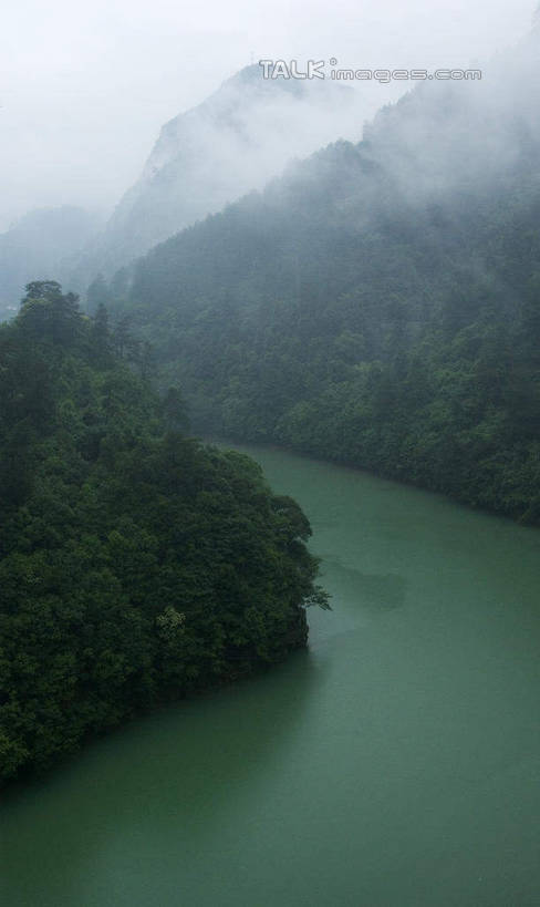 无人,竖图,俯视,室外,白天,旅游,度假,日出,河流,美景,森林,山,山脉,树林,水,太阳,植物,雾,中国,亚洲,朦胧,模糊,河水,景观,山峰,水流,朝霞,晨曦,黎明,山峦,娱乐,临安,浙江,树,树木,浙江省,绿色,阳光,自然,群山,享受,休闲,景色,放松,生长,成长,浙西大峡谷,杭州,迷雾,自然风光,东亚,杭州市,中华人民共和国,华东地区,省会,浙,朝阳,大雾,彩图,高角度拍摄,卯时,破晓,日始,临安市,清凉峰国家级自然保护区,shwf1
