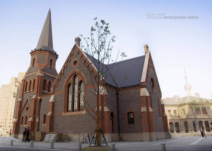 无人,家,横图,室外,白天,仰视,度假,美景,植物,别墅,城市风光,城市,道路,路,公路,上海,中国,亚洲,阴影,光线,影子,房屋,屋子,景观,公寓,枝条,交通,娱乐,洋房,圆明园路,楼房,住宅,树,树木,树枝,蓝色,绿色,蓝天,天空,阳光,自然,天,享受,休闲,景色,放松,生长,晴朗,成长,申,黄浦区,东亚,上海市,万里无云,中华人民共和国,沪,华东地区,虬枝,枝杈,晴空,晴空万里,马路,彩图,低角度拍摄,房子,shwf1