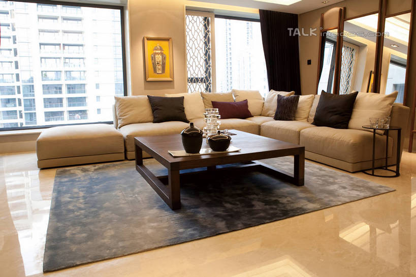 无人,家,横图,室内,白天,正面,别墅,窗户,窗帘,地毯,家具,靠垫,落地窗,沙发,装修,建筑,欧式,阴影,装饰,光线,瓷砖,地砖,罐子,影子,陶瓷,房屋,墙,屋子,公寓,靠枕,陶瓷制品,地面,豪华,茶几,建设,现代,装潢,洋房,楼房,玻璃窗,墙壁,墙画,墙面,住宅,阳光,瓶子,垫子,室内装潢,枕头,华丽,修饰,样板房,明亮,点缀,舒适,家居装潢,房产,房地产,房屋设计,地中海风格,古典风格,简约风格,布艺沙发,室内设计,宽敞,样板房装潢,衬托,美观,雅致,雅观,设计,装饰画,彩图,房子,shwf1