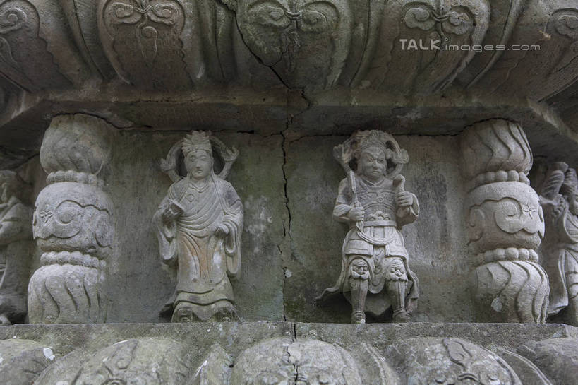 无人,寺庙,站,横图,室外,特写,白天,正面,民族服装,旅游,度假,名胜古迹,标志建筑,地标,建筑,静物,雕塑,中国,亚洲,节日,遗迹,艺术,装饰,雕刻,雕像,古迹,文化,文物,娱乐,建设,古建筑,浙江,石雕,浙江省,工艺品,庙宇,祈祷,站着,享受,休闲,健康,旅游胜地,放松,许愿,宗教,佛教,信仰,纪念,祈求,美术,主题,陈列,古文明,东亚,普陀区,普陀山,法雨禅寺,法雨寺,中华人民共和国,华东地区,浙,功能,美学,舟山,舟山市,释教,平安,站立,彩图,全身,传统服装,民俗服,庙,寺,海天佛国,shwf1