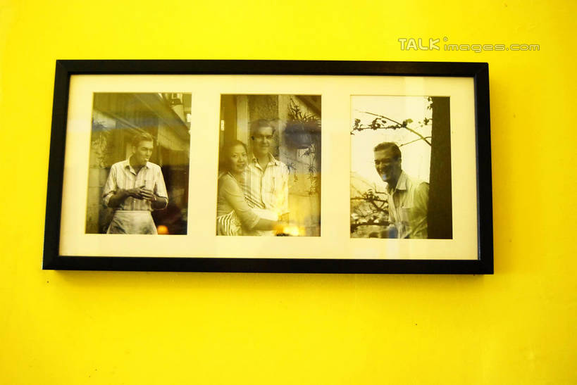 无人,横图,照片,室内,特写,白天,正面,静物,一排,吊挂,悬挂,整齐,墙,三张,挂,墙壁,墙面,排列,黄色,摄影,队列,相片,彩图,拍摄,照相,shxw1