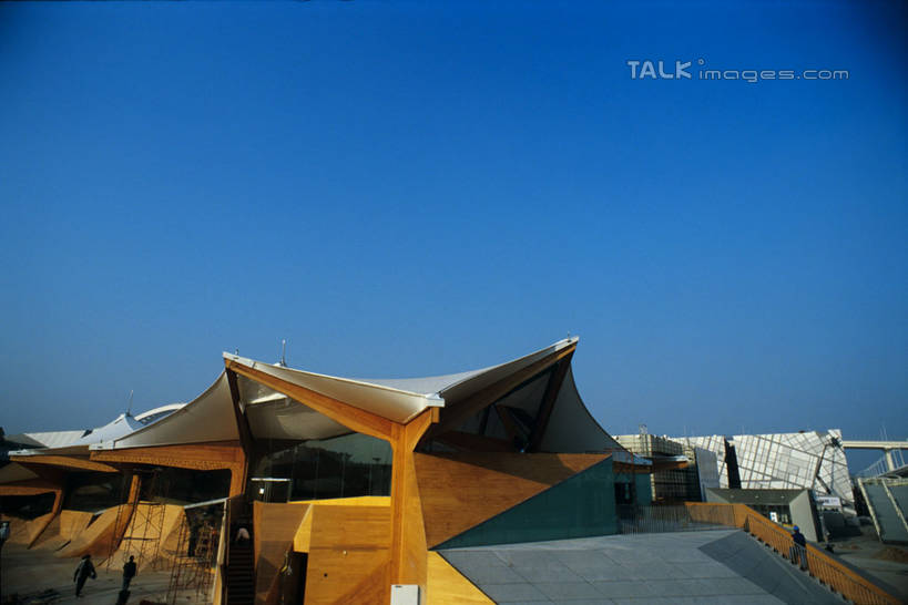 无人,横图,室外,白天,仰视,旅游,度假,标志建筑,地标,建筑,上海,中国,亚洲,阴影,光线,影子,墙,屋顶,顶棚,娱乐,建设,墙壁,墙面,蓝色,蓝天,天空,阳光,天,享受,休闲,上海世博馆,世博馆,挪威馆,上海世博会,世博,世博会,旅游胜地,放松,晴朗,申,东亚,世博园,上海市,万里无云,中华人民共和国,沪,华东地区,晴空,晴空万里,彩图,低角度拍摄,挪威国家馆,shylt1