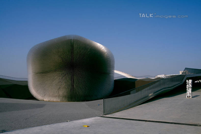 无人,栏杆,横图,室外,白天,正面,旅游,度假,标志建筑,地标,建筑,上海,中国,亚洲,阴影,光线,纹路,纹理,影子,围栏,娱乐,建设,护栏,蓝色,蓝天,天空,阳光,天,享受,休闲,上海世博馆,世博馆,英国馆,上海世博会,世博,世博会,旅游胜地,放松,晴朗,申,东亚,世博园,上海市,万里无云,肌理,中华人民共和国,沪,华东地区,种子圣殿,晴空,晴空万里,彩图,shylt1