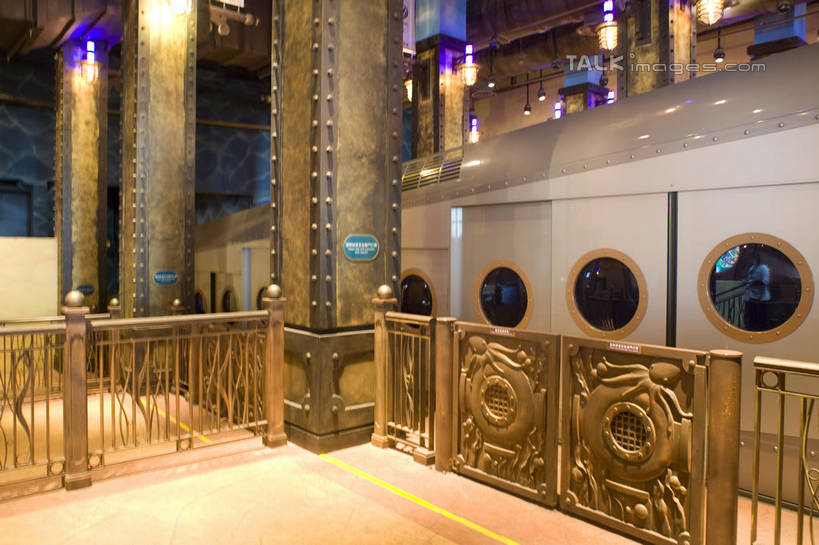 无人,栏杆,横图,室内,白天,正面,度假,美景,楼梯,城市风光,城市,照明,香港,中国,亚洲,阴影,装饰,光线,影子,阶梯,景观,围栏,灯光,娱乐,护栏,顶灯,台阶,灯,灯具,享受,休闲,景色,放松,华丽,修饰,照亮,点缀,港,照明设备,东亚,香港岛,香港特别行政区,港澳台,中华人民共和国,衬托,美观,雅致,雅观,港岛,彩图,黄竹坑,香港海洋公园,shylt1