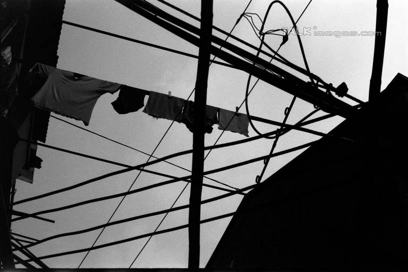 无人,家,横图,黑白,室外,白天,仰视,度假,美景,城市风光,城市,上海,中国,亚洲,吊挂,悬挂,房屋,屋子,景观,挂,娱乐,楼房,住宅,天空,晾衣绳,绳子,天,享受,休闲,景色,放松,申,东亚,上海市,中华人民共和国,沪,华东地区,低角度拍摄,房子,shylt1