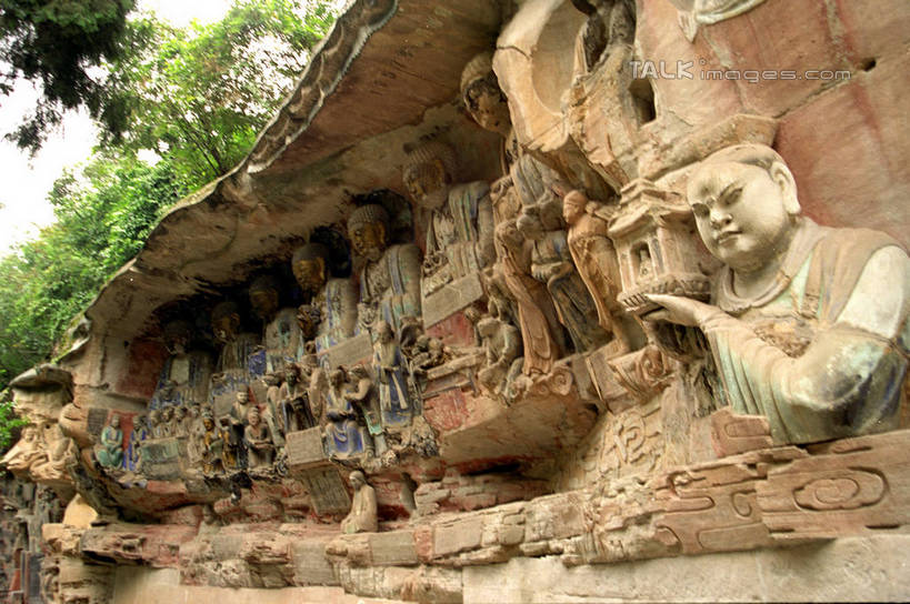 无人,横图,室外,白天,正面,旅游,度假,植物,标志建筑,地标,建筑,雕塑,重庆,中国,亚洲,节日,艺术,装饰,雕刻,雕像,文化,娱乐,建设,树,树木,绿色,自然,工艺品,祈祷,享受,休闲,健康,旅游胜地,放松,许愿,宗教,佛教,信仰,生长,成长,纪念,祈求,美术,主题,陈列,东亚,大足石刻,大足县,中华人民共和国,西南地区,功能,美学,重庆市,渝,释教,大足,大足区,平安,彩图,shzwj1