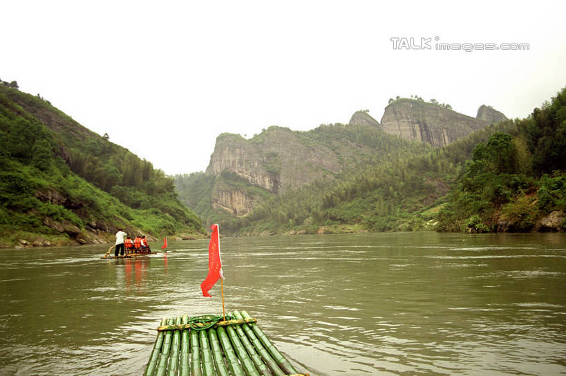无人,横图,室外,白天,正面,旅游,度假,湖,湖泊,石头,美景,森林,山,山脉,树林,水,植物,船,中国,亚洲,阴影,波纹,光线,石子,影子,湖面,景观,山顶,山峰,水流,水面,木船,涟漪,山峦,娱乐,树,树木,绿色,倒影,水纹,阳光,自然,交通工具,波浪,湖水,群山,享受,休闲,景色,放松,生长,成长,倒映,舟,自然风光,载具,东亚,湖南,莨山,湖南省,中华人民共和国,水晕,华中地区,湘,邵阳,邵阳市,颠峰,极峰,反照,石块,彩图,新宁县,shzwj1