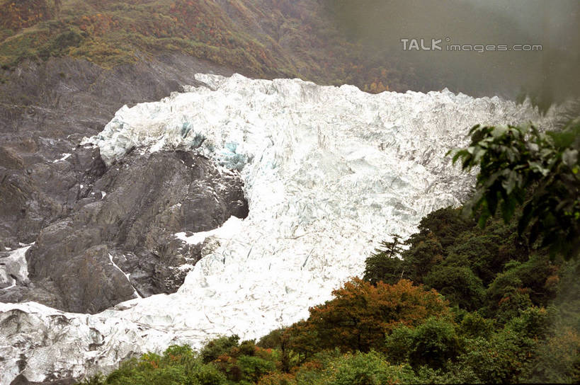 无人,横图,俯视,室外,白天,旅游,度假,冰山,石头,美景,森林,山,树林,植物,中国,亚洲,石子,冰,景观,山顶,山峰,山峦,娱乐,冰川,迪庆,梅里雪山,云南,树,树木,绿色,自然,享受,休闲,景色,放松,寒冷,生长,成长,冰冷,自然风光,冰河,东亚,迪庆藏族自治州,云南省,德钦县,中华人民共和国,西南地区,严寒,冰凉,酷寒,凛冽,凛凛,极冷,滇,迪庆州,颠峰,极峰,石块,彩图,高角度拍摄,雪山太子,shzwj1