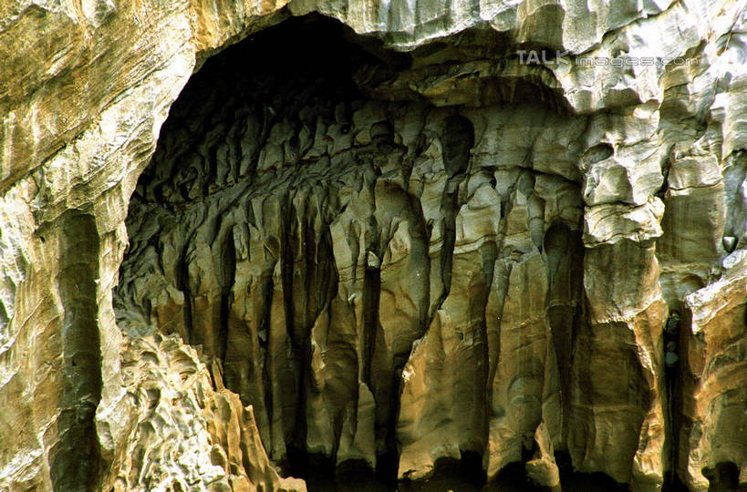 无人,横图,俯视,室外,白天,旅游,度假,河流,石头,美景,山,山脉,水,中国,亚洲,阴影,光线,石子,影子,河水,景观,山峰,水流,山峦,娱乐,阳光,自然,群山,享受,休闲,景色,放松,自然风光,东亚,贵州,贵州省,兴义市,马岭河峡谷,中华人民共和国,黔,西南地区,黔西南,黔西南州,黔西南布依族苗族自治州,石块,彩图,高角度拍摄,马岭河大峡谷,兴义,shzwj1