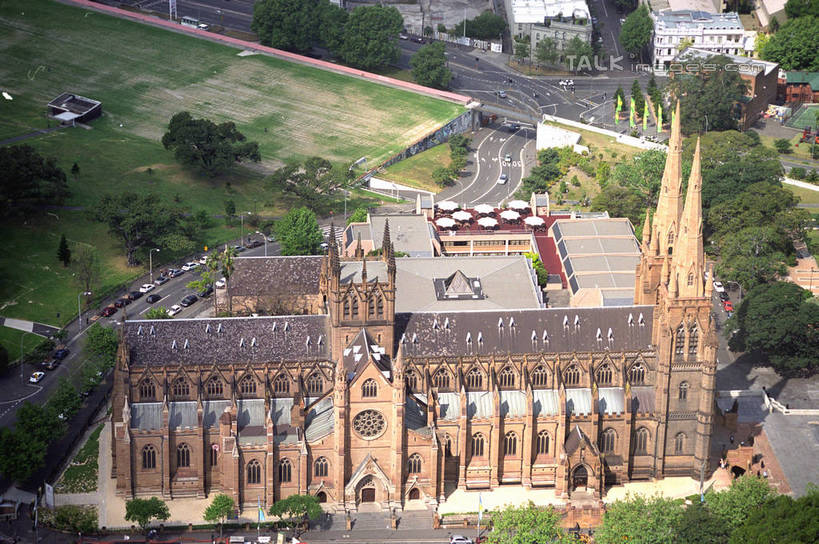 无人,教堂,横图,俯视,室外,白天,旅游,度假,草地,草坪,植物,标志建筑,地标,建筑,澳大利亚,阴影,节日,光线,影子,首都,文化,娱乐,建设,草,树,树木,绿色,阳光,自然,祈祷,享受,休闲,健康,旅游胜地,放松,许愿,宗教,信仰,生长,成长,纪念,祈求,基督教,天主教,大洋洲,澳洲,信念,堪培拉,南方大陆,澳大利亚联邦,平安,彩图,高角度拍摄,大教堂,礼拜堂,shzwj1