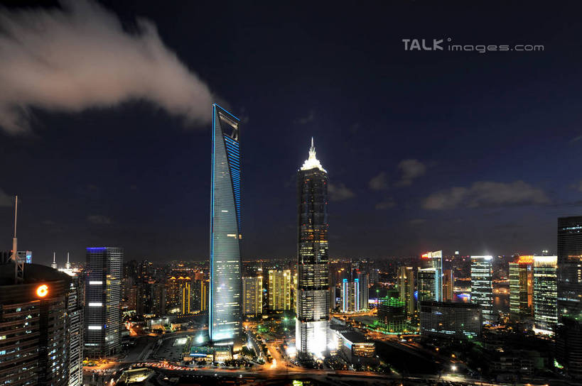 无人,高楼大厦,横图,全景,俯视,航拍,室外,夜晚,度假,草地,草坪,美景,天际线,植物,城市风光,标志建筑,城市,大桥,大厦,地标,建筑,摩天大楼,桥梁,上海,中国,亚洲,阴影,光线,影子,景观,高架,建筑群,桥,灯光,娱乐,建设,浦东,草,树,树木,绿色,自然,享受,休闲,景色,放松,环球金融中心,生长,成长,申,鸟瞰,电视塔,高架桥,国际贸易金融中心,金融中心,陆家嘴,陆家嘴金融中心,浦东新区,上海环球金融中心,东亚,东方明珠电视塔,上海市,高架道路,跨线桥,中华人民共和国,沪,华东地区,环球金融中心大厦,彩图,高角度拍摄,大楼,高层建筑,高楼,摩天楼,shzxz1