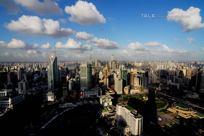 无人,博物馆,高楼大厦,横图,全景,俯视,航拍,室外,白天,度假,美景,天际线,城市风光,标志建筑,城市,大厦,地标,建筑,剧院,摩天大楼,上海,中国,亚洲,阴影,研究,光线,影子,景观,云,云朵,建筑群,教育,云彩,娱乐,建设,蓝色,白云,蓝天,天空,阳光,人民广场,天,享受,休闲,景色,放松,上海博物馆,上海大剧院,上海自然博物馆,晴朗,展览,申,鸟瞰,欣赏,陈列,黄浦区,东亚,延安东路,上海市,中华人民共和国,沪,华东地区,典藏,上海人民广场,晴空,彩图,高角度拍摄,大楼,高层建筑,高楼,剧场,摩天楼,shzxz1