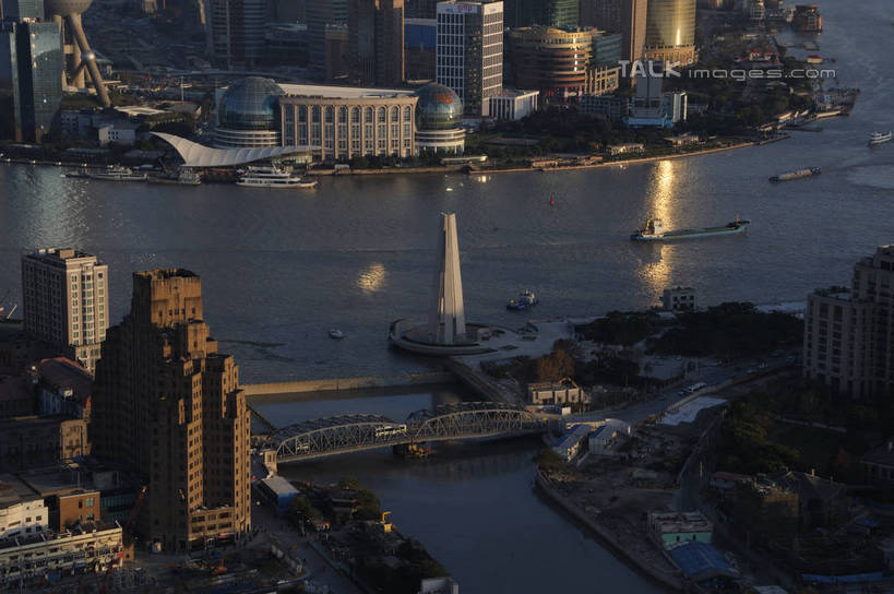 无人,公园,家,高楼大厦,横图,室外,白天,正面,度假,河流,美景,日落,水,植物,城市风光,标志建筑,城市,大桥,大厦,地标,建筑,摩天大楼,桥梁,上海,中国,亚洲,阴影,波纹,光线,影子,房屋,屋子,河水,景观,水流,晚霞,霞光,落日,公寓,斜拉桥,桥,涟漪,娱乐,建设,虹口区,洋房,楼房,住宅,树,树木,绿色,倒影,水纹,阳光,自然,黄昏,外滩,波浪,享受,休闲,景色,彩霞,放松,生长,成长,上海大厦,申,倒映,黄浦区,浦西,苏州河,外白渡桥,东亚,人民英雄纪念塔,上海市,中华人民共和国,沪,华东地区,水晕,夕照,反照,薄暮,斜张桥,黄浦公园,夕阳,彩图,傍晚,房子,大楼,高层建筑,高楼,摩天楼,花园桥,威尔斯桥,纪念塔,上海市人民英雄纪念塔,百老汇大厦,北苏州路,斜阳,shzxz1