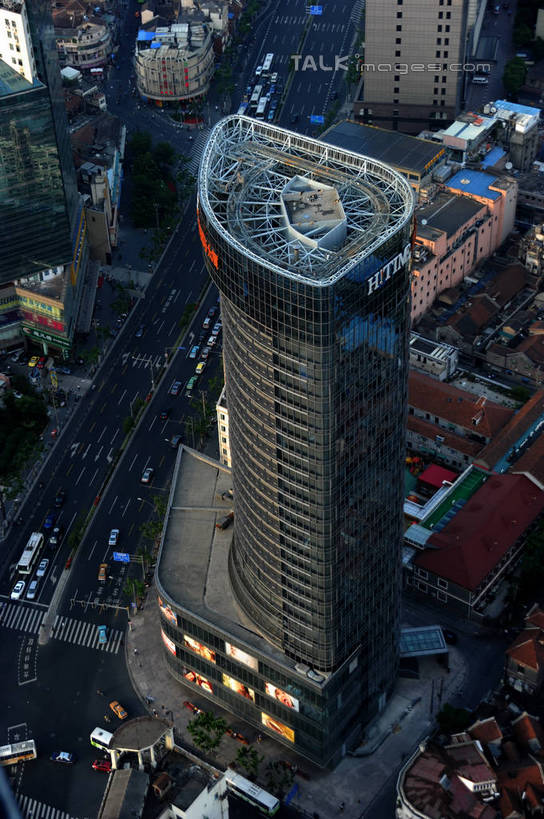 无人,家,高楼大厦,竖图,俯视,航拍,室外,白天,度假,美景,植物,城市风光,标志建筑,城市,大厦,道路,地标,建筑,路,摩天大楼,公路,上海,中国,亚洲,阴影,光线,影子,房屋,屋子,景观,公寓,交通,娱乐,建设,虹口区,洋房,楼房,住宅,树,树木,绿色,阳光,自然,享受,休闲,景色,放松,生长,成长,申,鸟瞰,东亚,上海市,海泰国际大厦,四川北路,中华人民共和国,沪,华东地区,马路,彩图,高角度拍摄,房子,大楼,高层建筑,高楼,摩天楼,shzxz1