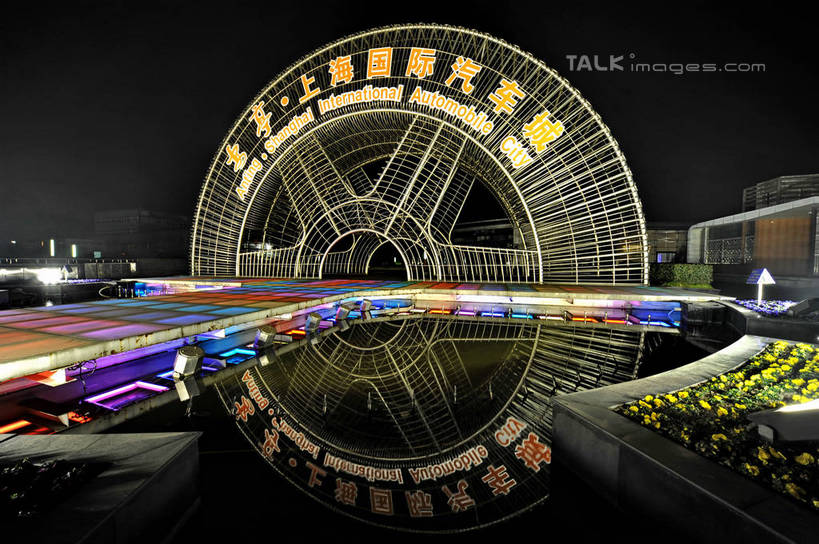 无人,横图,彩色,室外,夜晚,正面,度假,美景,门,城市风光,城市,霓虹灯,夜景,上海,中国,亚洲,阴影,光线,英文,标志,文字,影子,字符,字母,景观,拱门,灯光,七彩,娱乐,光源,标识,霓虹,灯,门框,享受,休闲,汉字,景色,放松,英文字母,申,照明设备,中文,东亚,安亭,上海国际汽车城,上海市,嘉定区,中华人民共和国,沪,华东地区,氖灯,国文,华文,彩图,安亭镇,shzxz1