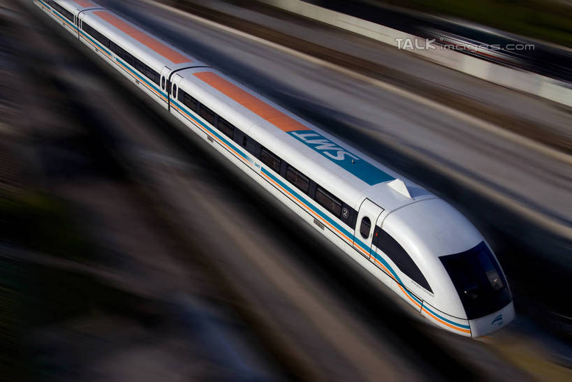 无人,横图,俯视,室外,白天,度假,美景,城市风光,城市,上海,中国,亚洲,阴影,朦胧,模糊,光线,影子,景观,娱乐,车,阳光,交通工具,驾驶,行驶,享受,休闲,景色,放松,操纵,迅速,快速,申,控制,载具,磁悬浮,东亚,操控,上海市,磁悬浮列车,中华人民共和国,沪,华东地区,把持,彩图,高角度拍摄,磁悬浮技术,shzxz1