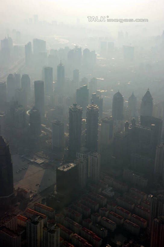 无人,家,高楼大厦,竖图,全景,俯视,航拍,室外,白天,度假,美景,天际线,雾,城市风光,标志建筑,城市,大厦,地标,建筑,摩天大楼,上海,中国,亚洲,朦胧,模糊,房屋,屋子,景观,公寓,娱乐,建设,虹口区,洋房,楼房,住宅,天空,天,享受,休闲,景色,放松,申,迷雾,鸟瞰,东亚,上海市,海泰国际大厦,四川北路,中华人民共和国,沪,华东地区,大雾,彩图,高角度拍摄,房子,大楼,高层建筑,高楼,摩天楼,shzxz1