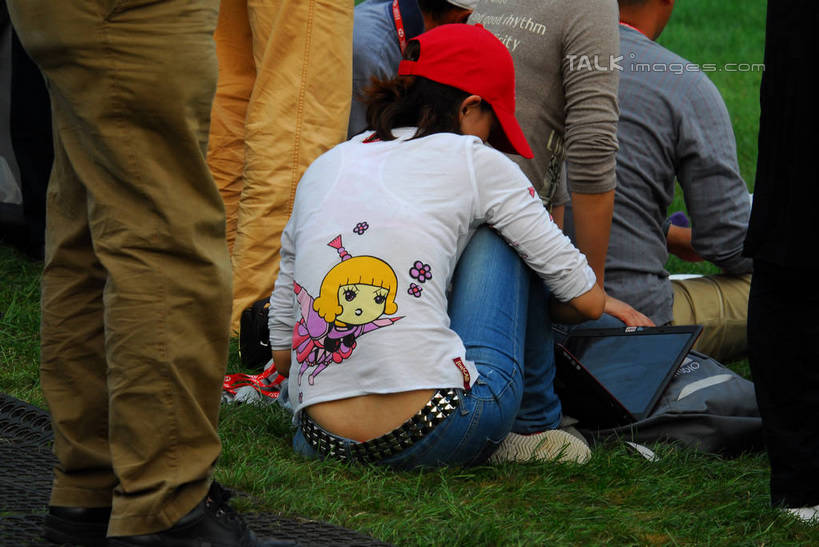 东方人,公园,站,坐,横图,室外,白天,草地,草坪,植物,帽子,上海,中国,亚洲,服装,球场,许多人,休闲装,黄种人,运动帽,高尔夫球场,草,背面,衣服,绿色,站着,一群人,休闲,休闲服,鸭舌帽,服饰,申,国家公园,绿茵场,东亚,佘山,松江区,上海市,中华人民共和国,沪,华东地区,男人,男性,年轻男性,年轻女性,女人,女性,亚洲人,站立,坐着,半身,彩图,上海佘山国际高尔夫俱乐部,佘山国家森林公园,shzxz1