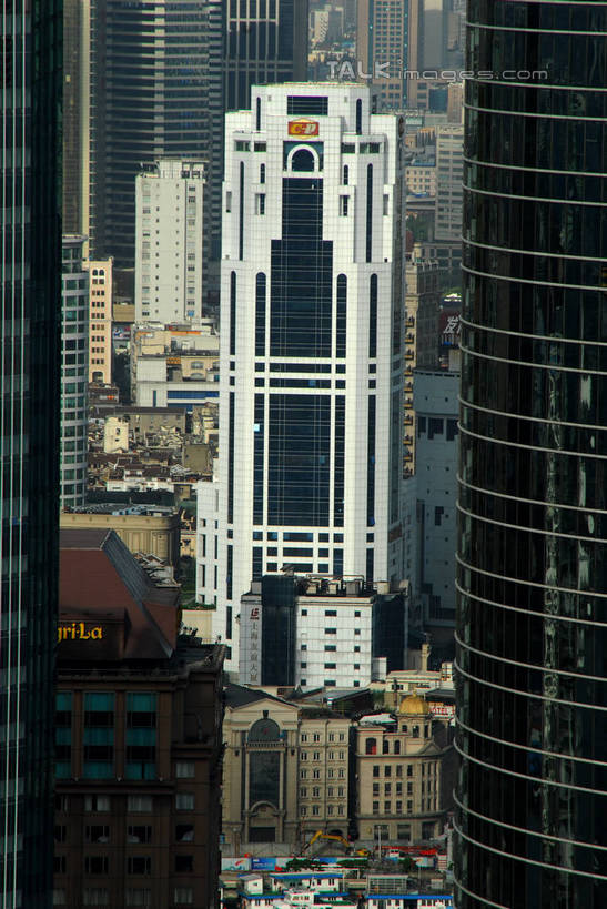 无人,高楼大厦,竖图,俯视,航拍,室外,白天,度假,河流,美景,水,城市风光,标志建筑,城市,大厦,地标,建筑,摩天大楼,上海,中国,亚洲,阴影,光线,影子,河水,景观,水流,娱乐,建设,阳光,享受,休闲,景色,放松,申,鸟瞰,黄浦区,东亚,延安东路,上海工商联大厦,上海市,中华人民共和国,沪,华东地区,彩图,高角度拍摄,大楼,高层建筑,高楼,摩天楼,shzxz1