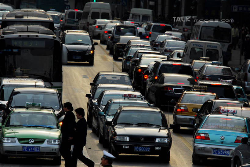 东方人,走,横图,俯视,室外,白天,度假,美景,城市风光,城市,道路,路,公路,汽车,上海,中国,亚洲,行人,阴影,服装,光线,影子,景观,交通,许多人,拥堵,拥挤,休闲装,黄种人,娱乐,路人,车,衣服,阳光,交通工具,轿车,南京路,一群人,享受,休闲,休闲服,景色,放松,服饰,南京路步行街,堵车,塞车,申,载具,黄浦区,东亚,上海市,中华人民共和国,沪,华东地区,过客,男人,男性,年轻男性,年轻女性,女人,女性,亚洲人,马路,步行,散步,走路,半身,彩图,高角度拍摄,shzxz1