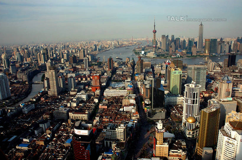 无人,家,高楼大厦,横图,全景,俯视,航拍,室外,白天,度假,河流,美景,水,天际线,植物,城市风光,标志建筑,城市,大厦,地标,建筑,摩天大楼,上海,中国,亚洲,阴影,光线,影子,房屋,屋子,河水,景观,水流,云,云朵,公寓,云彩,娱乐,建设,东方明珠,黄浦江,金茂大厦,浦东,洋房,楼房,住宅,树,树木,蓝色,绿色,白云,蓝天,天空,阳光,自然,外滩,天,享受,休闲,景色,放松,环球金融中心,生长,晴朗,成长,申,鸟瞰,电视塔,柏悦酒店,国际贸易金融中心,合生国际大厦,花旗集团大厦,金融中心,陆家嘴,陆家嘴金融中心,浦东新区,上海环球金融中心,香格里拉酒店,震旦国际大楼,东亚,东方明珠电视塔,滨江大道,上海国际会议中心,上海国际新闻中心,上海市,中华人民共和国,沪,华东地区,晴空,彩图,高角度拍摄,房子,大楼,高层建筑,高楼,摩天楼,黄埔滩,上海外滩,外黄埔滩,春申江,shzxz1