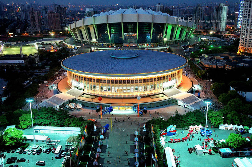 无人,高楼大厦,横图,全景,俯视,航拍,彩色,室外,白天,度假,美景,天际线,植物,城市风光,标志建筑,城市,大厦,道路,地标,建筑,路,摩天大楼,霓虹灯,公路,汽车,上海,中国,亚洲,阴影,光线,影子,景观,灯光,七彩,交通,娱乐,光源,建设,霓虹,车,灯,树,树木,绿色,自然,交通工具,轿车,享受,休闲,景色,放松,生长,成长,申,照明设备,鸟瞰,载具,东亚,上海体育馆,徐汇区,上海大舞台,上海市,中华人民共和国,沪,华东地区,氖灯,马路,彩图,高角度拍摄,大楼,高层建筑,高楼,摩天楼,万人体育馆,shzxz1