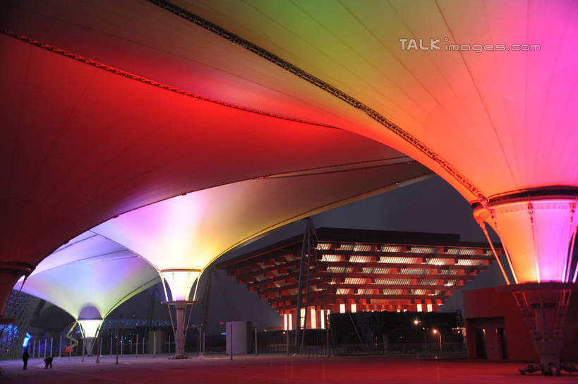 无人,横图,彩色,室外,夜晚,仰视,旅游,度假,标志建筑,地标,建筑,霓虹灯,夜景,上海,中国,亚洲,阴影,光线,影子,灯光,七彩,娱乐,光源,建设,霓虹,灯,享受,休闲,上海世博馆,世博馆,世博轴,中国国家馆,上海世博会,世博,世博会,旅游胜地,放松,申,照明设备,中国馆,东亚,世博园,阳光谷,上海市,东方之冠,中华人民共和国,沪,华东地区,氖灯,彩图,低角度拍摄,shzxz1