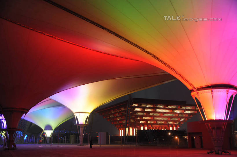 无人,横图,彩色,室外,夜晚,仰视,旅游,度假,标志建筑,地标,建筑,霓虹灯,夜景,上海,中国,亚洲,阴影,光线,影子,灯光,七彩,娱乐,光源,建设,霓虹,灯,享受,休闲,上海世博馆,世博馆,世博轴,中国国家馆,上海世博会,世博,世博会,旅游胜地,放松,申,照明设备,中国馆,东亚,世博园,阳光谷,上海市,东方之冠,中华人民共和国,沪,华东地区,氖灯,彩图,低角度拍摄,shzxz1