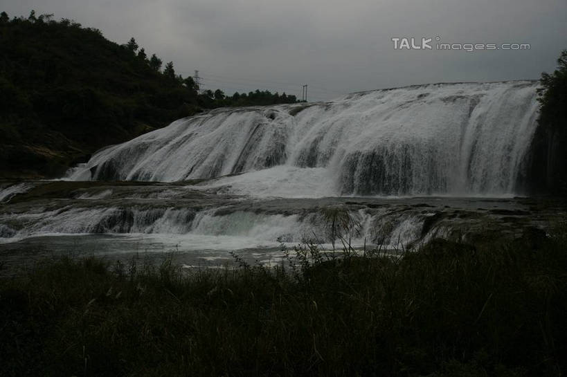 无人,横图,室外,白天,正面,旅游,度假,河流,美景,瀑布,森林,树林,水,植物,黄果树瀑布,中国,亚洲,飞溅,溅,液体,河水,景观,水滴,水流,云,云朵,云彩,娱乐,水珠,树,树木,绿色,白云,天空,自然,天,享受,休闲,景色,放松,生长,晴朗,成长,喷洒,自然风光,东亚,贵州,贵州省,安顺,中华人民共和国,安顺市,黔,西南地区,黄果树大瀑布,跌水,晴空,彩图,镇宁布依族苗族自治县,镇宁县,shzyn1