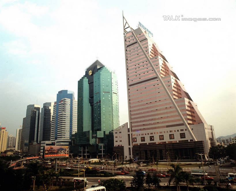 无人,银行,高楼大厦,横图,室外,白天,仰视,度假,美景,植物,城市风光,标志建筑,城市,大厦,地标,建筑,摩天大楼,深圳,中国,亚洲,阴影,光线,标志,文字,影子,字符,景观,云,云朵,建筑群,云彩,娱乐,标识,建设,树,树木,蓝色,绿色,白云,蓝天,天空,阳光,自然,天,享受,休闲,汉字,景色,放松,金融,理财,生长,经济,晴朗,成长,资金,中文,流通,贸易,深圳发展银行,东亚,广东,鹏城,广东省,中华人民共和国,华南地区,粤,国文,华文,深圳市,晴空,彩图,低角度拍摄,大楼,高层建筑,高楼,摩天楼,机构,金融机构,szzm1