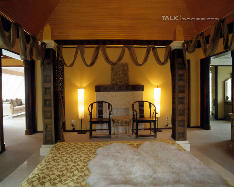 无人,家,横图,室内,白天,正面,别墅,窗帘,地板,家具,装修,建筑,椅子,照明,欧式,阴影,装饰,光线,壁灯,影子,房屋,木椅,屋子,公寓,灯光,地面,豪华,建设,现代,装潢,洋房,楼房,木地板,住宅,灯,两个,帘子,灯具,室内装潢,遮阳,华丽,修饰,样板房,明亮,照亮,点缀,舒适,家居装潢,照明设备,房屋设计,地中海风格,古典风格,简约风格,太师椅,室内设计,宽敞,样板房装潢,衬托,美观,雅致,雅观,设计,彩图,房子,szzm1