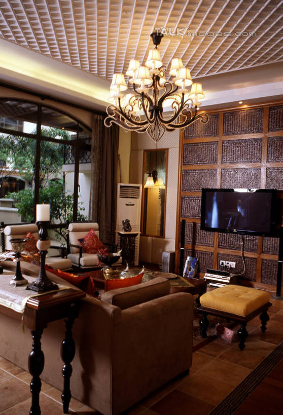 无人,家,竖图,室内,白天,正面,别墅,餐桌,窗户,柜子,家具,装修,桌子,建筑,电视,椅子,照明,欧式,阴影,环保,装饰,光线,木制,影子,饭厅,房屋,屋子,公寓,灯光,豪华,茶几,建设,现代,装潢,洋房,楼房,吊灯,玻璃窗,住宅,灯,绿色,木制品,灯具,电视柜,室内装潢,液晶电视,清晰,轻薄,能源,餐台,样板房,明亮,照亮,回收,资源,舒适,家居装潢,照明设备,储存,彩电,房屋设计,地中海风格,古典风格,简约风格,利用,室内设计,便携,低碳,宽敞,循环,样板房装潢,彩色电视机,持续,储备,蕴藏,贮备,设计,电视机,彩图,房子,视听柜,贮存,高清,szzm1