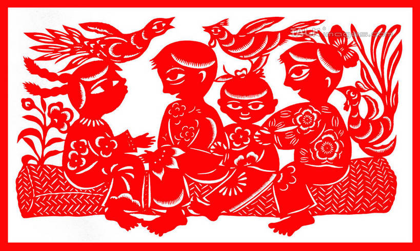 东方人,儿童,无人,四个人,家庭,母亲,父亲,女儿,儿子,横图,室内,特写,白天,白色背景,正面,游戏,幸福,纯洁,鸟,静物,中国,亚洲,许多,花纹,艺术,装饰,盛开,凤凰,方框,凉席,图案,席子,纸艺,手工艺品,玩,花蕾,黄种人,文化,娱乐,画框,花,花瓣,花朵,鲜花,扮演,小孩,红色,工艺品,剪纸,花苞,花蕊,休闲,和谐,温暖,温馨,父女,父子,母女,母子,一家人,父爱,可爱,母爱,童年,童趣,摄影,影棚,活动,华丽,修饰,吉祥,点缀,和睦,高雅,发泄,消遣,智力,图腾,角色扮演,童真,福建,东亚,烂漫,无邪,福建省,窗花,中华人民共和国,华东地区,凤,自信心,品位,宣泄,衬托,美观,雅致,雅观,剪画,刻纸,过家家,祥瑞,闽,凰,南平,南平市,扮家家酒,浦城剪纸,福建剪纸,浦城,浦城县,天真,男孩,男人,男性,年轻男性,年轻女性,女孩,女人,女性,亚洲人,孩子,年轻人,玩耍,嬉戏,彩图,全身,影棚拍摄,拍摄,融洽,男生,女生,yzdzj1