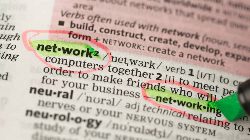 无人,横图,俯视,室内,特写,白天,静物,书籍,英文,笔,标志,工具,文字,字符,字母,办公用品,标识,文具,绿色,学习用品,摄影,影棚,英文字母,文具用品,荧光笔,字典,工具书,书,图书,彩图,高角度拍摄,影棚拍摄,拍摄