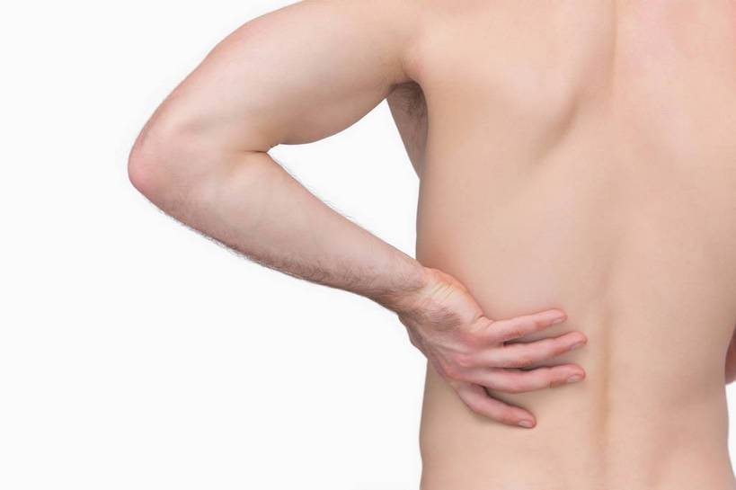 西方人,手,一个人,站,摸,横图,室内,特写,白天,白色背景,欧洲,欧洲人,双手,仅一个男性,仅一个人,抚摸,阴影,反射,影子,裸露,仅一个年轻男性,背面,站着,疼痛,手部,摄影,影棚,痛苦,裸,男人,男性,年轻男性,白种人,触摸,接触,站立,半身,彩图,影棚拍摄,拍摄,背痛,腰背部疼痛