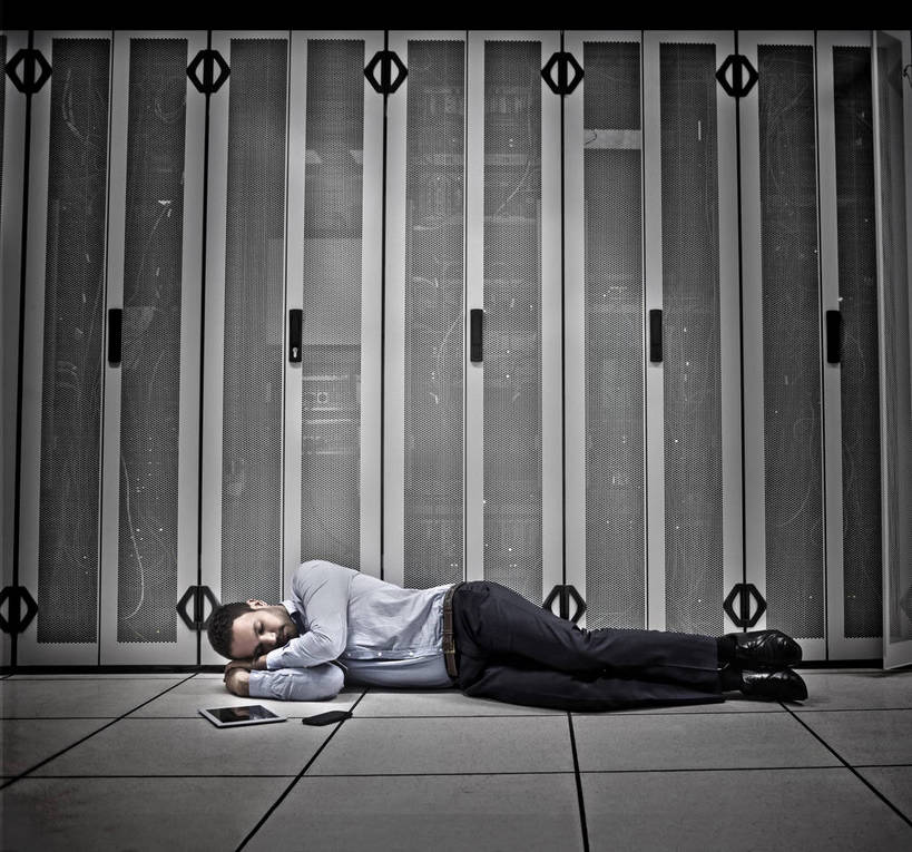 西方人,一个人,商务人士,商务男性,躺,闭眼,睡,横图,室内,白天,侧面,衬衫,电脑,欧洲,欧洲人,仅一个男性,仅一个人,套装,网络,材料,档案,文件,纸,输入设备,通讯设备,开关,仅一个年轻男性,按钮,手稿,资料,台式电脑,光驱,主机,证明,机箱,文档,通信设备,商务装,工薪阶层,光盘驱动器,卧着,电脑主机,男人,男性,年轻男性,白种人,白领,上班族,闭眼睛,闭着眼,闭着眼睛,困,困觉,寝息,睡觉,躺着,卧,彩图,全身,衬衣