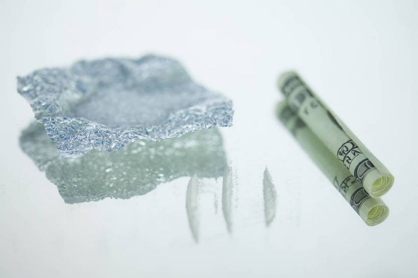 无人,横图,俯视,室内,特写,白天,白色背景,钱,静物,一堆,许多,阴影,堆叠,堆积,朦胧,模糊,反射,粉末,钱币,影子,很多,粉,钞票,金融,纸币,摄影,影棚,经济,堆,麻醉,可卡因,流通,纸钞,贸易,粉状,粉剂,麻药,麻醉剂,古柯碱,货币,现金,彩图,高角度拍摄,影棚拍摄,拍摄