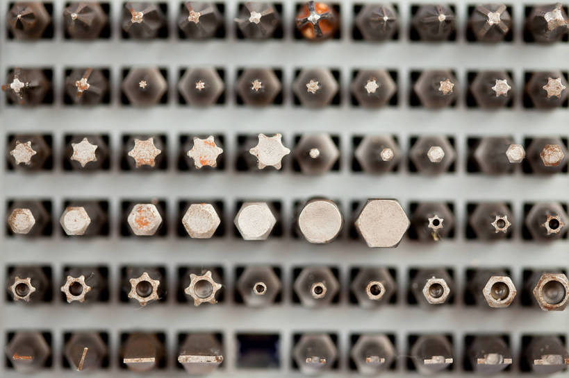 无人,横图,俯视,室内,特写,白天,静物,金属制品,一排,许多,阴影,朦胧,模糊,整齐,并列,并排,反射,金属,工具,影子,很多,排列,队列,钻头,平行,彩图,高角度拍摄