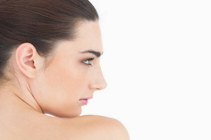 西方人,头,脸颊,一个人,站,笑,微笑,横图,室内,特写,白色背景,欧洲,欧洲人,仅一个年轻女性,仅一个女性,仅一个人,阴影,反射,影子,扭头,注视,裸露,肩膀,背面,天,观察,看,站着,转头,摄影,影棚,观看,察看,关注,裸,白脸,年轻女性,女人,女性,白种人,头部,脸部,脸蛋,面部,站立,半身,彩图,影棚拍摄,拍摄